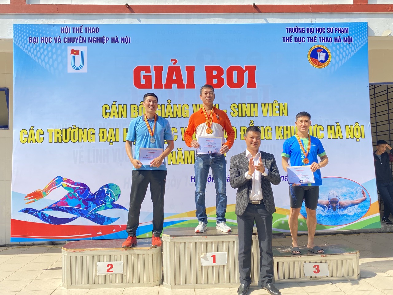 Giải Bơi cán bộ - giảng viên, sinh viên các trường đại học, học viện, cao đẳng khu vực Hà Nội 4